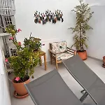 Fabulous 2 Bed-townhouse With Large Rooftop! 에스테포나