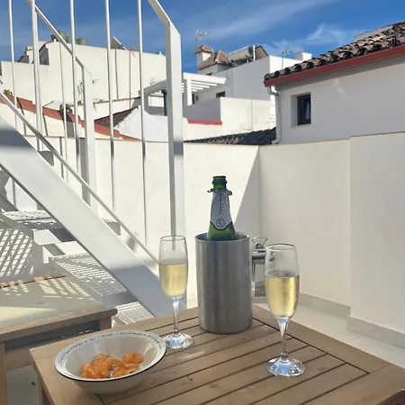 Апартаменты Fabulous 2 Bed-townhouse With Large Rooftop! *