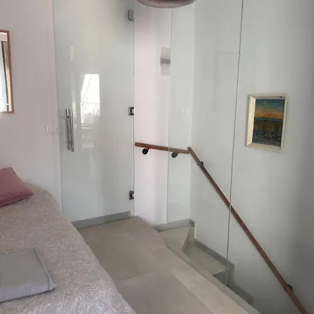 Fabulous 2 Bed-townhouse With Large Rooftop! Апартаменты