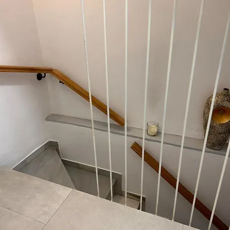 Fabulous 2 Bed-townhouse With Large Rooftop! Апартаменты *