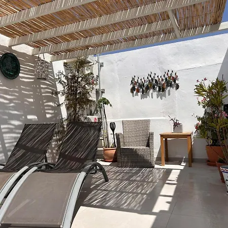 Апартаменты Fabulous 2 Bed-townhouse With Large Rooftop! *