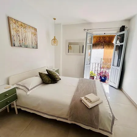 Fabulous 2 Bed-townhouse With Large Rooftop! 아파트