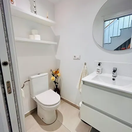 아파트 Fabulous 2 Bed-townhouse With Large Rooftop! *